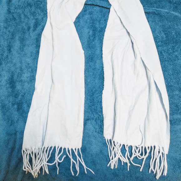 Dillard's Light Blue Scarf - Picture 2 of 3
